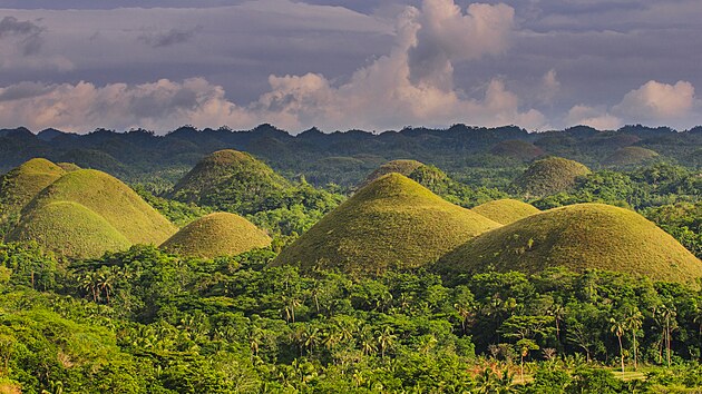 Centrln oblast filipnskho ostrov Bohol s nejvtm nahlouenm kopcovitch tvar pstupn nen. Obdivovat je mete z vyhldkov ploiny.