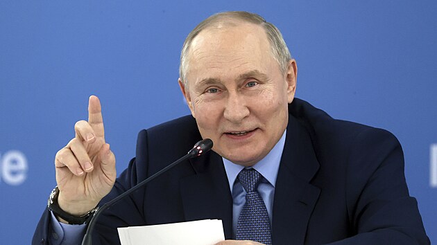 Rusk prezident Vladimir Putin pi projevu na vstav ve vzdlvacm centru v Pjatigorsku v ruskm Stavropolskm kraji (5. prosince 2023)