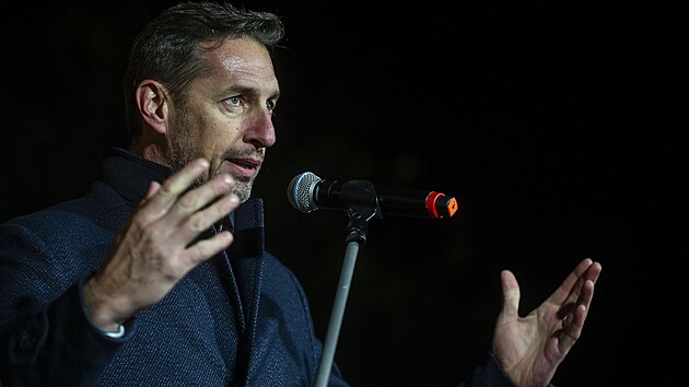 Slov�ci v Bratislav� protestovali proti vl�d� Roberta Fica. Na sn�mku je p�edseda KDH Milan Majersk�. (7. prosince 2023)