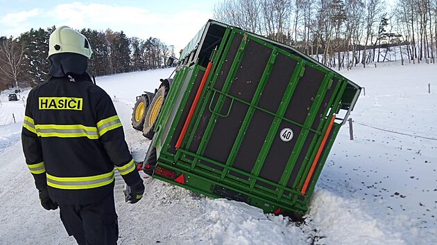 U nehody zasahovali hasiči z Trhových Svinů a Českých Budějovic.