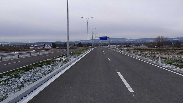 Nov� zkratka zrychl� cestu mezi Mlad�m a Ledenickou ulic� na jihov�chodn�m okraji �esk�ch Bud�jovic.