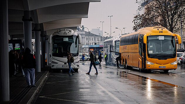 Brnnsk autobusov terminl naproti hotelu Grand nejsp u v roce 2026 osi kvli rekonstrukci ulice. Ani po n se sem vak autobusy u nevrt.