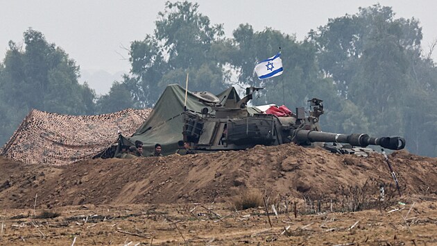 Izraelsk dlosteleck jednotka operuje na hranici s Gazou uprosted probhajcho konfliktu mezi Izraelem a palestinskou islamistickou skupinou Hams. (5. prosince 2023)