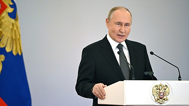 Ruský prezident Vladimir Putin oznámil, že bude kandidovat ve volbách v březnu příštího roku. (8. prosince 2023)