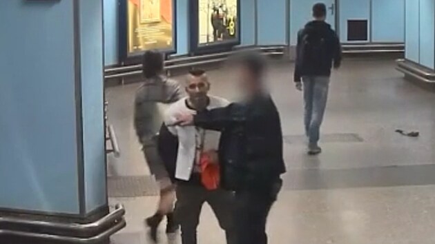 Konflikt s revizorem v pra�sk�m metru (listopad 2023)