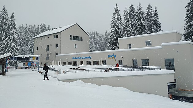 Zimní sezonu Ski&Bike Špičák zahájí už 7. prosince. Návštěvníkům bude k dispozici zcela nová restaurace U Lanovky. (1. prosince 2023)