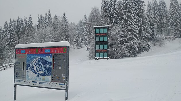 Zimní sezonu Ski&Bike Špičák zahájí už 7. prosince. Návštěvníkům bude k dispozici zcela nová restaurace U Lanovky. (1. prosince 2023)