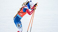 Jessica Jislová na trati stíhacího závodu v Östersundu