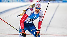 Adam Václavík v cíli sprintu v Östersundu