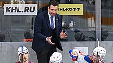 Roman Rotenberg, trenér hokejového Petrohradu.