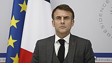 Francouzský prezident Emmanuel Macron se účastní videokonference s vedoucími...