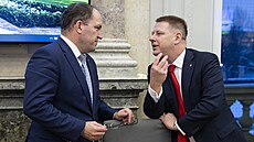 Zasedání tripartity. Ministr zemdlství Marek Výborný (vlevo) a prezident...