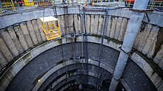 D�lníci v rámci stavby metra D prorazili poslední metry ze spojovacího tunelu...