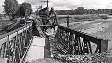 Larischv most pes Oli vyhodila do vzduchu na podzim 1939 polská armáda. GPS:...
