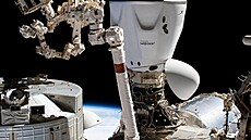 Lo Crew Dragon C206.3 Endeavour dokující u ISS v dubnu 2022 bhem mise Ax-1