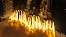 Falcon Heavy ene na obnou dráhu 27 motor Merlin 1D pi druhém startu...