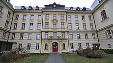 V budov pvodn sídlil nmecký chlapecký seminá.