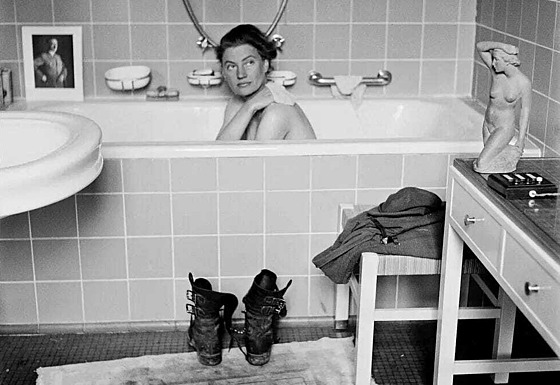 Americká fotografka Lee Millerová v mnichovském byt Adolfa Hitlera