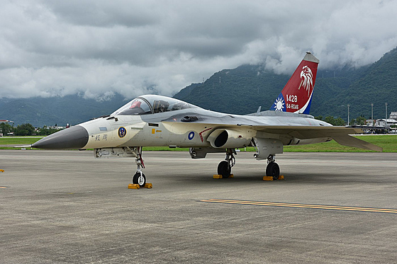 Tchajwanský bojový letoun AIDC F-CK-1 ing-kuo