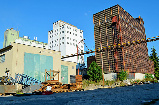 Ve Vy�kov� chystají nev�ední investici, nevyu�ívaný areál Lukromu cht�jí...