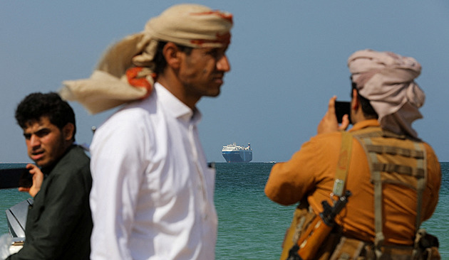Firmám se dovoz z Asie prodraží. Útoky na lodě v Rudém moři odnese spotřebitel