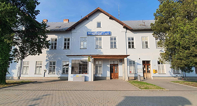 Budova nádra�í v Mikulov�