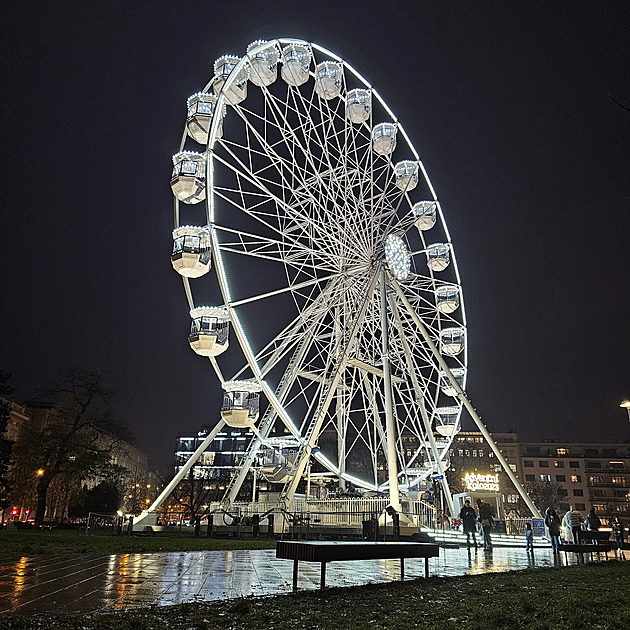 TEST TRHŮ: K turbomoštu v Brně přidali hořící pařez, trhy ovládly celé centrum