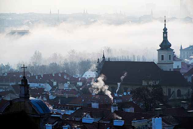 Neviditelný prach dusí lidi v Česku. Normy splňuje jen Šumava