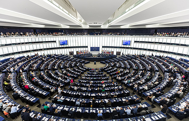 Peníze na účtu obratem. Evropský parlament schválil nová pravidla