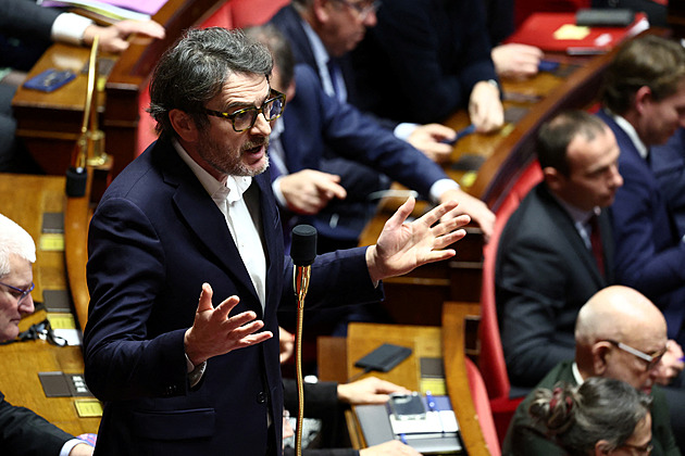 Francouzský parlament změnil migrační zákon. Je přísnější, než se čekalo