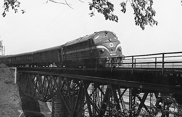 OBRAZEM: Jediná s americkým čumákem v RVHP. Tahala i vlaky s jádrem