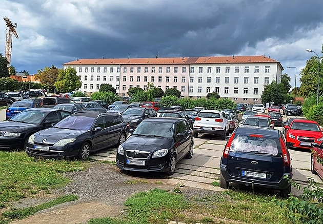 Uniformy vystřídají taláry. Z bývalých benešovských kasáren bude Justiční dům