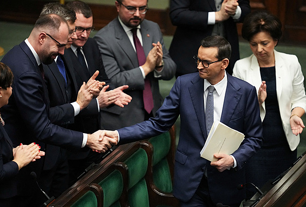 Morawieckého vláda podle očekávání prohrála hlasování o důvěře