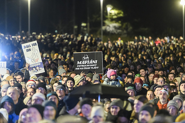 „Fico do basy“. Slováci opět protestují, do ulic vyšli i mimo metropoli