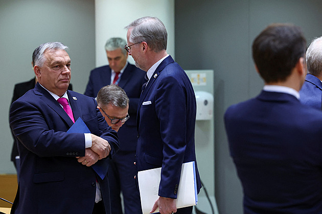 Spor o finanční pomoc Ukrajině vrcholí. Evropská unie zvažuje postih Maďarska, pokud bude Orbán proti