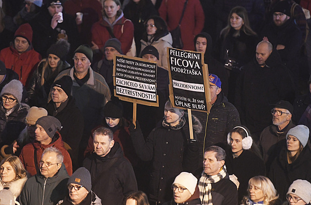 „Fico do basy“. Slováci opět protestovali, do ulic vyšli i mimo metropoli