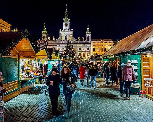TEST TRHŮ: V centru Budějovic se opět bruslí, zážitek nabídne i výhled z kola
