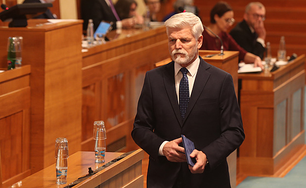 Pavel bude jednat s koalicí a opozicí o důchodové reformě, na Slovensku proběhne prezidentská debata