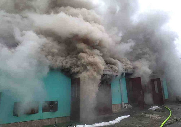 Na Hodonínsku hořela stolařská dílna, hasiči odhadli škodu na sedm milionů