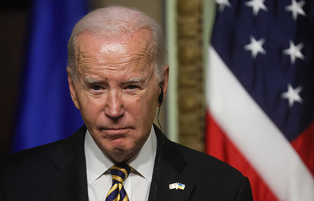 Postup Izraele je přehnaný, v Gaze umírají nevinní, řekl Biden. Tlačí na příměří