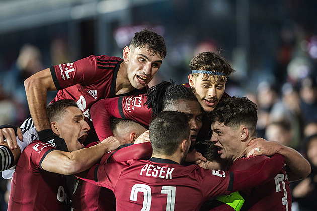 Sparta - Teplice 2:1, domácí skóre otočili i v deseti, v závěru rozhodl Olatunji