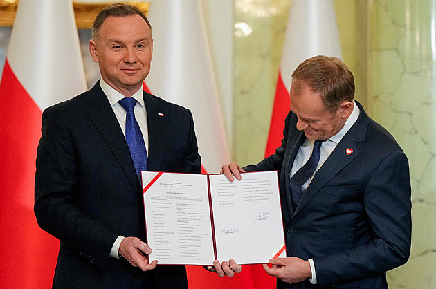 Jestřáb Sikorski a spol. Tusk složil přísahu, kdo je kdo v jeho nové vládě?