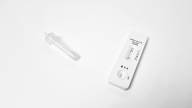 Vyprodáno. Na e-shopech i v některých lékárnách už chybějí i testy na covid