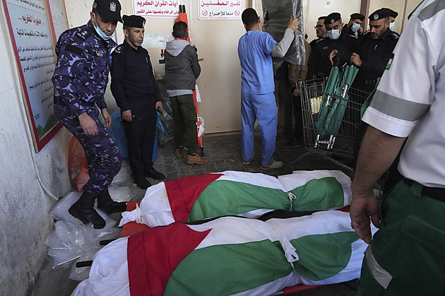 Izraelci útočili na uprchlický tábor v Gaze. Zemřelo 90 lidí, hlásí Palestina