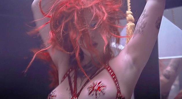 Bývalá Disney hvězdička vydělává erotikou miliony týdně, nově hraje striptérku