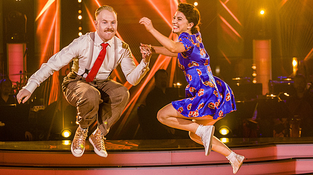 OBRAZEM: Bouře emocí, zlaté kalhotky i odpadlíci. StarDance končilo velkolepě