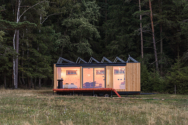 Bez základů, sítí i stavebního pozemku. Česká chata je mobilní a pro čtyři