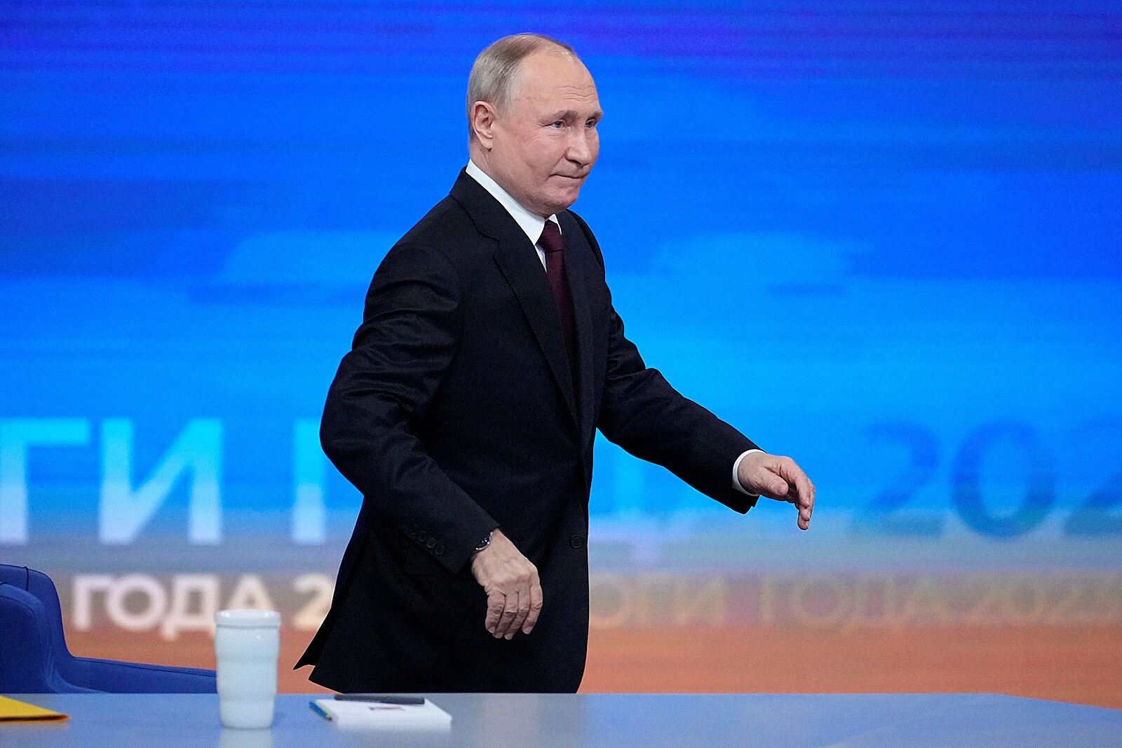 Jako před invazí. Putin chce zkreslit hrozbu ze strany Ruska, míní ...