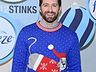 Americký herec a zpvák Matthew Morrison si na sebe oblékl vánoní svetr s...