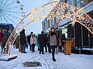 Na p�edv�no�n� vesel� l�kaj� i trhy p�ed Obchodn�m domem. (prosinec 2023)